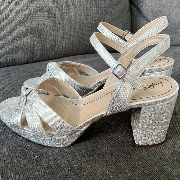 Silver Life Stride sandals with square heel - Picture 2 of 5